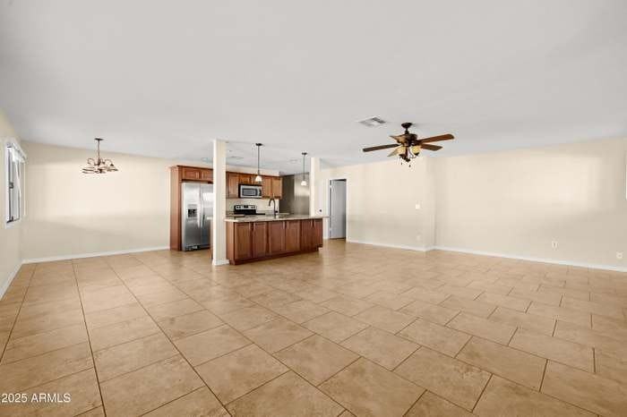 2715 S Rita Lane - Photo 6 of 28