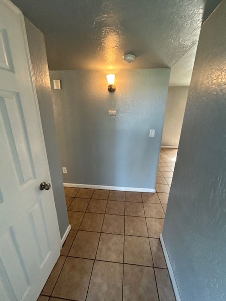 419 W Walnut Ave - Photo 2 of 8