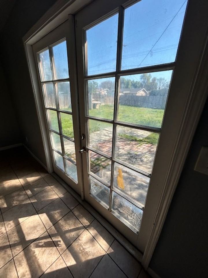 419 W Walnut Ave - Photo 4 of 8