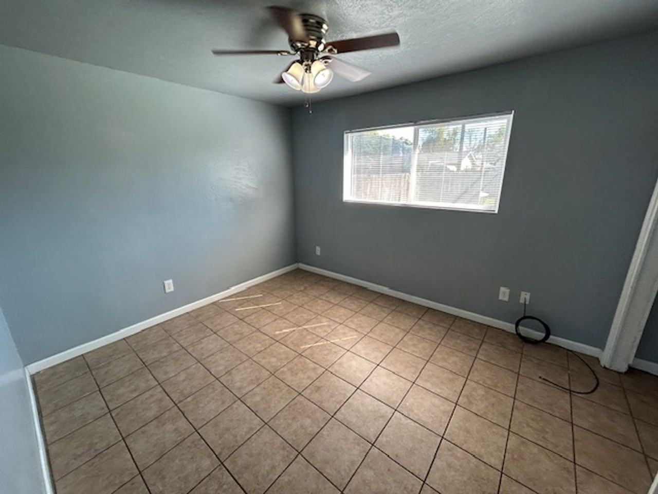 419 W Walnut Ave - Photo 7 of 8