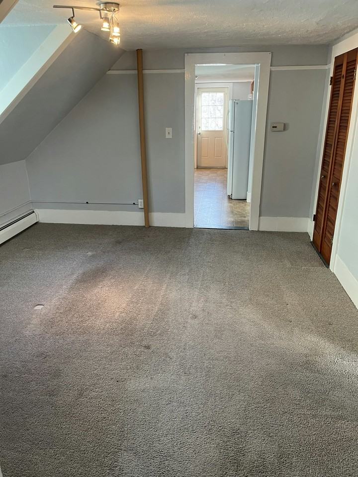 18 Roundy St, Unit 2 - Photo 5 of 12