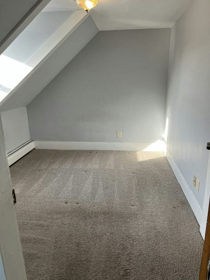 18 Roundy St, Unit 2 - Photo 7 of 12