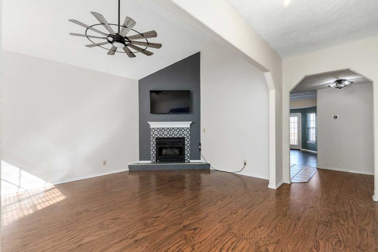 289 Carmel Valley Way - Photo 4 of 22