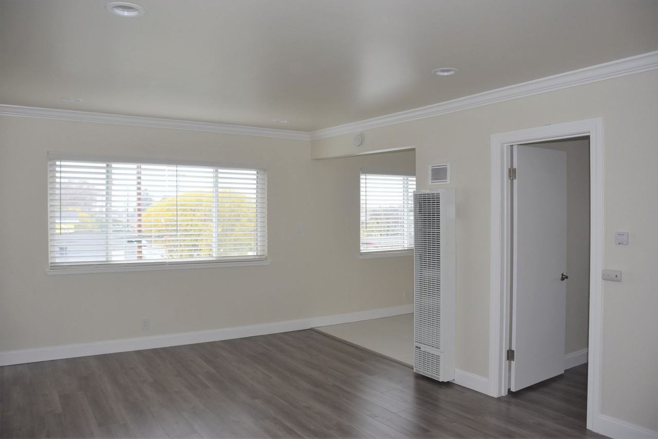 570 19th St - Photo 3 of 8