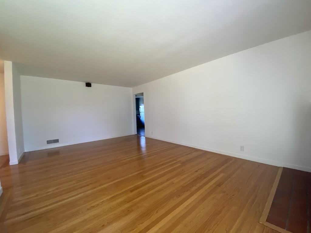 2101 Trousdale Dr #1 - Photo 4 of 31