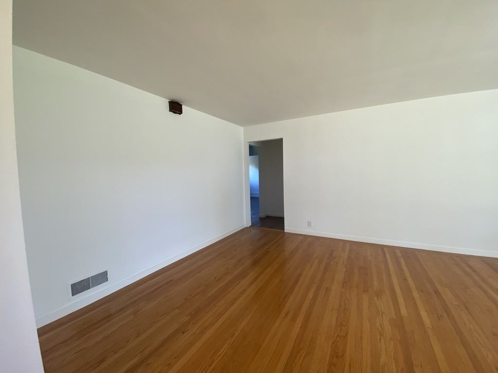 2101 Trousdale Dr #1 - Photo 5 of 31