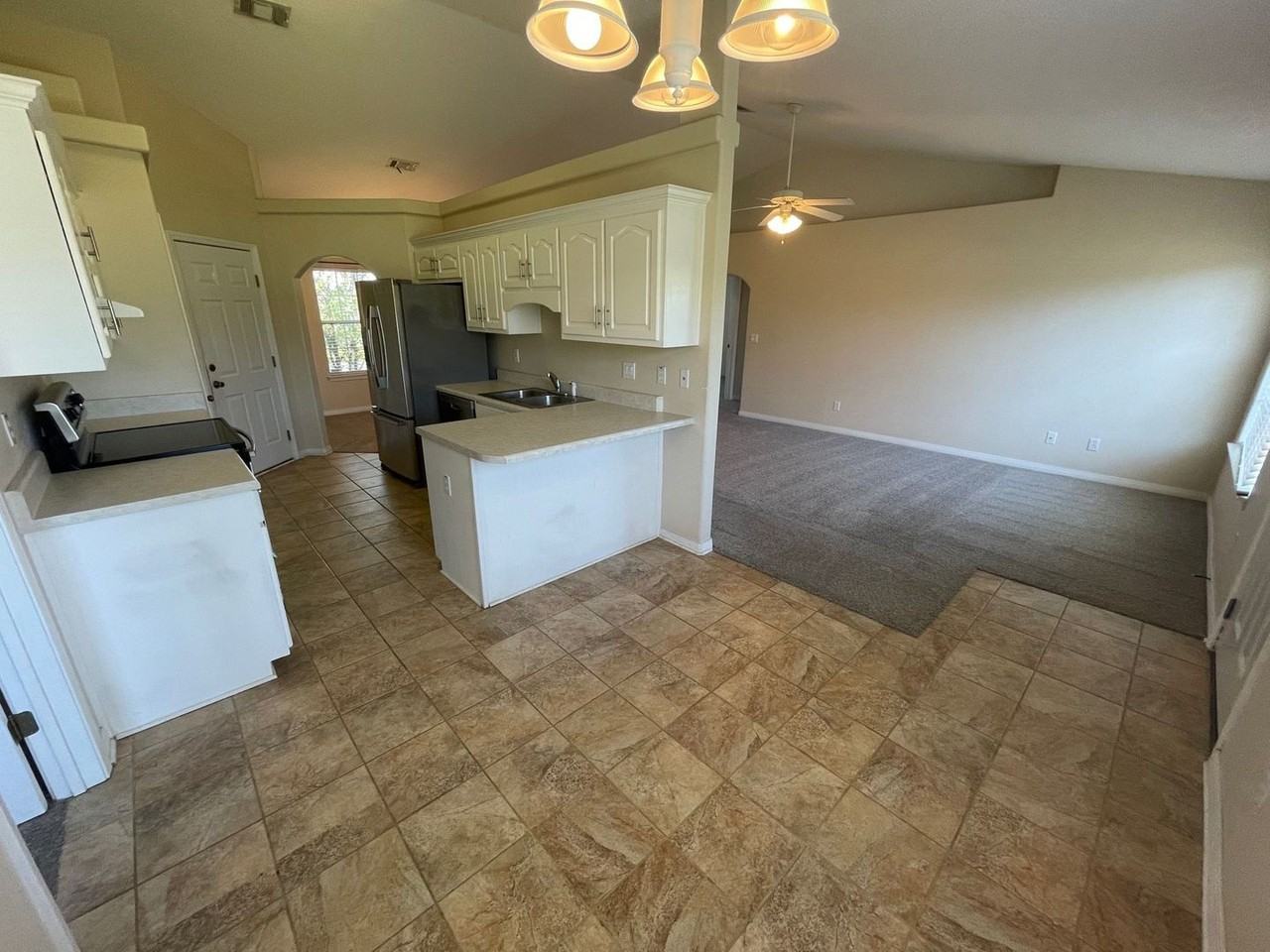 7348 Westminster Dr - Photo 4 of 19