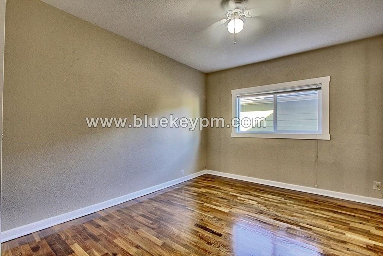 1900 Grant St - Photo 6 of 10