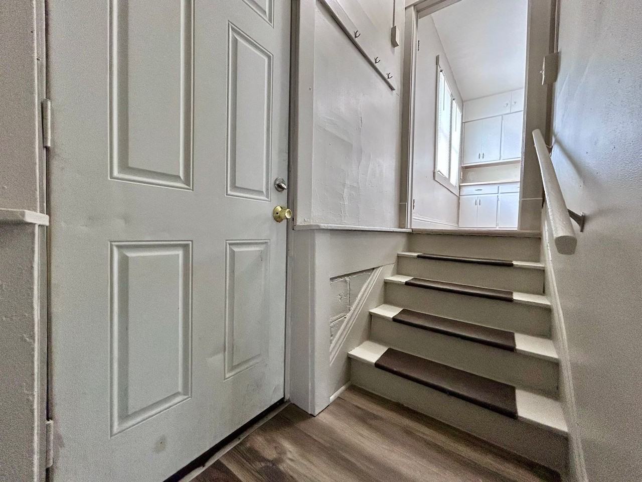 1126 Holt St - Photo 5 of 25