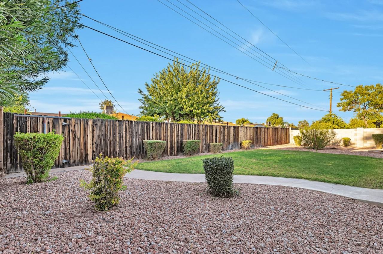 8326 E Columbus Ave - Photo 7 of 26