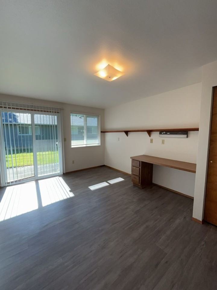 1111 23rd St - Photo 2 of 12