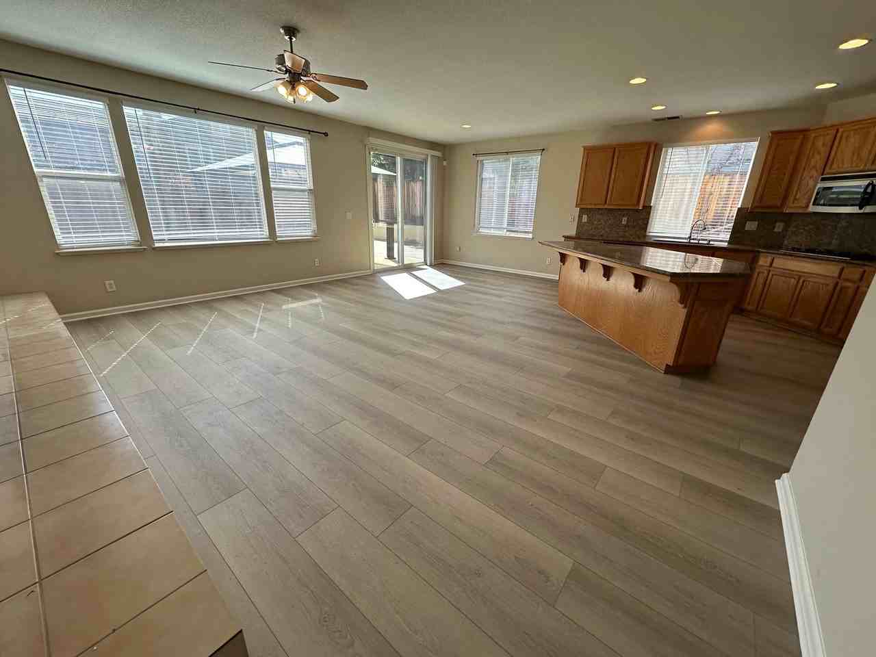 1901 Colosseum Way - Photo 6 of 32