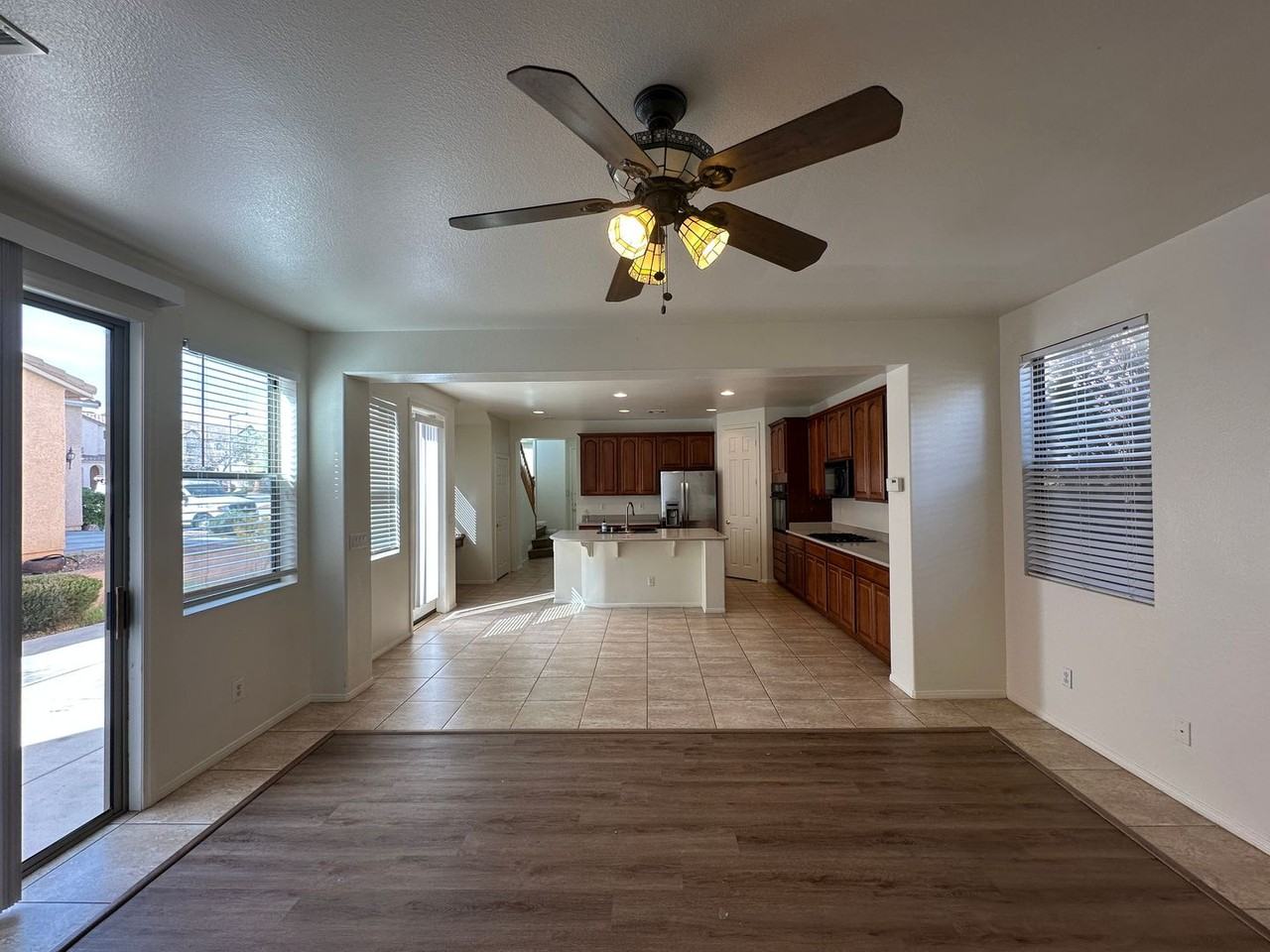 10521 Foggy Glen Ave - Photo 3 of 25