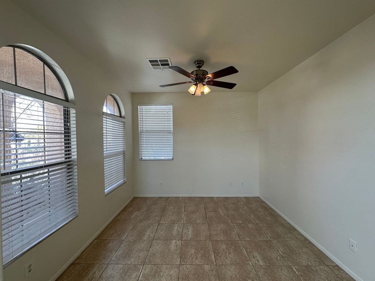 10521 Foggy Glen Ave - Photo 7 of 25