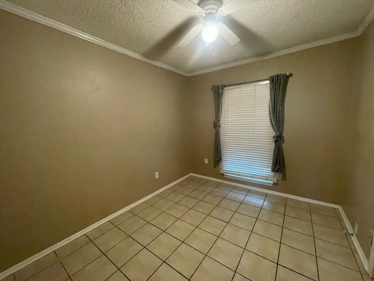 3892 Ella St - Photo 7 of 12