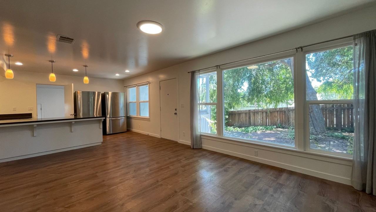 1692 Fredericks St - Photo 7 of 22