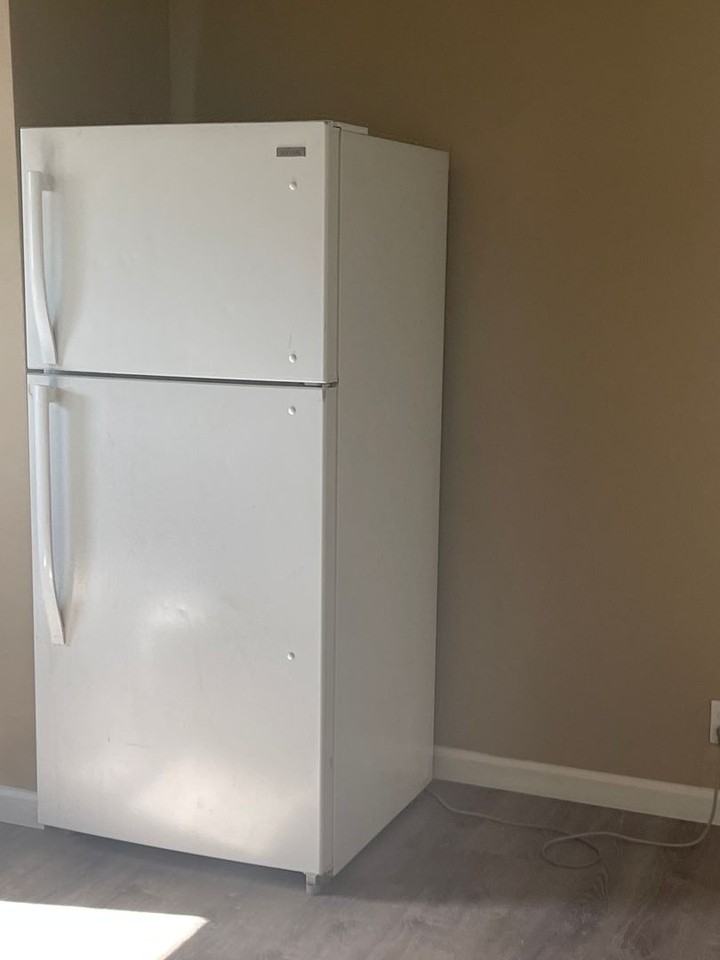 712 W Hammond Ave - Photo 6 of 10