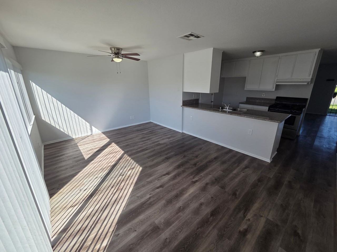 1318 Gold Ct - Photo 4 of 16