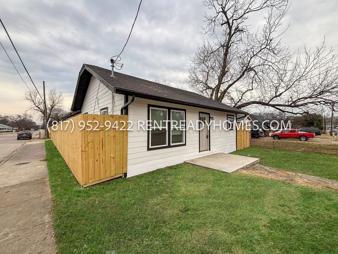 1446 E Ann Arbor Ave - Photo 2 of 21