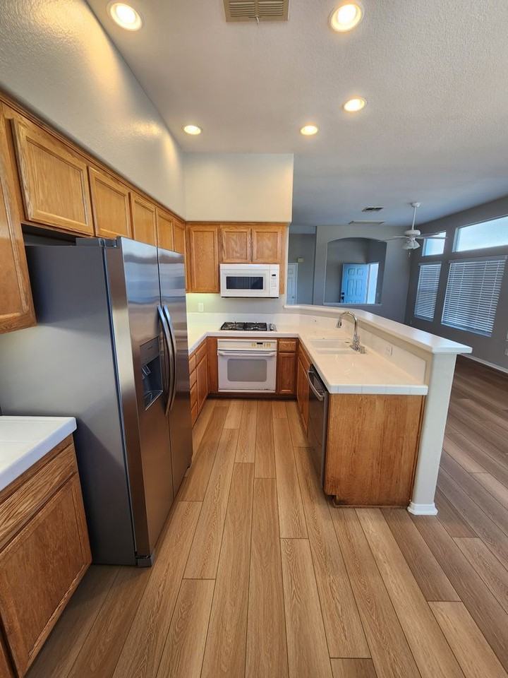 11952 Cypress Canyon Rd #3 - Photo 4 of 12