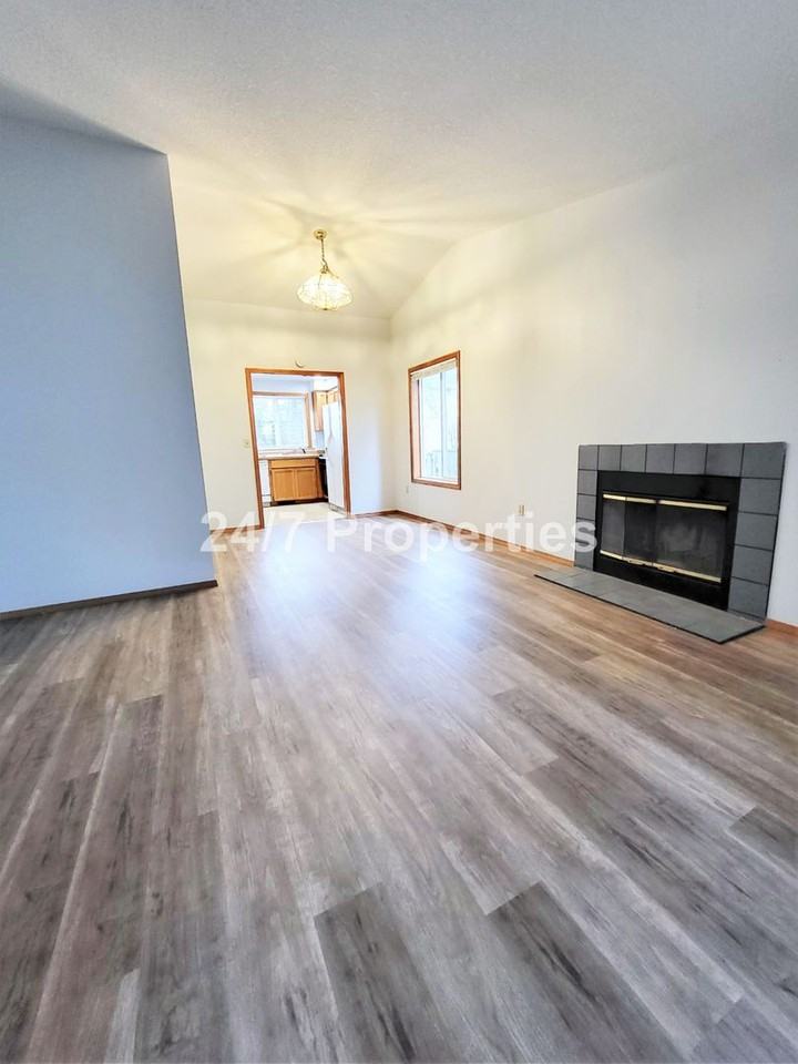 7166 Se Frances St - Photo 2 of 16