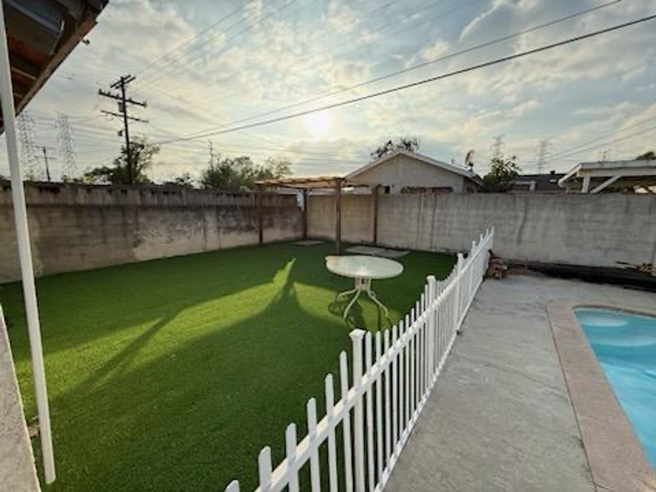 6109 Riverton Ave - Photo 2 of 17