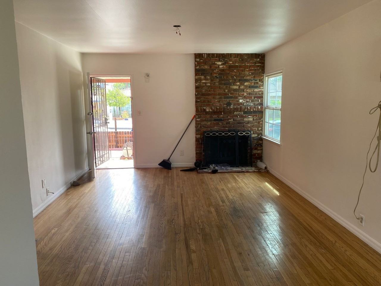 6109 Riverton Ave - Photo 6 of 17