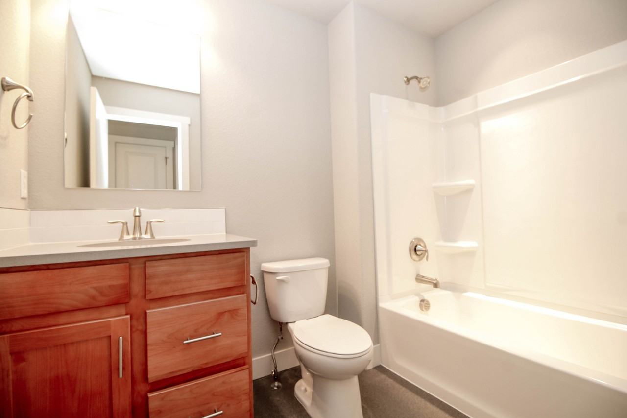 6450 Orchard Park Dr #4 - Photo 4 of 13