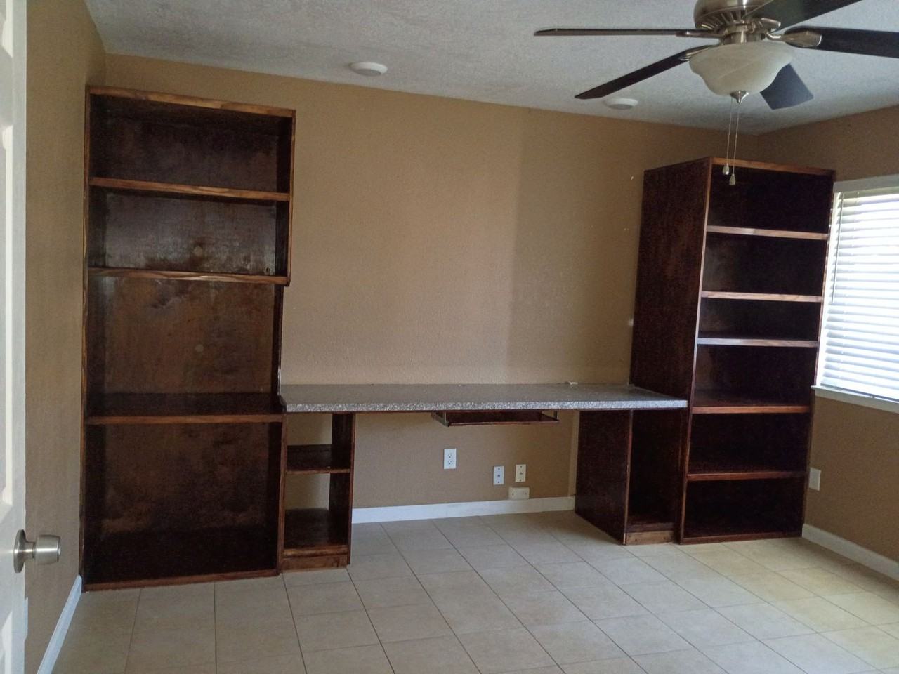 1432 Jackellen Ln - Photo 2 of 9