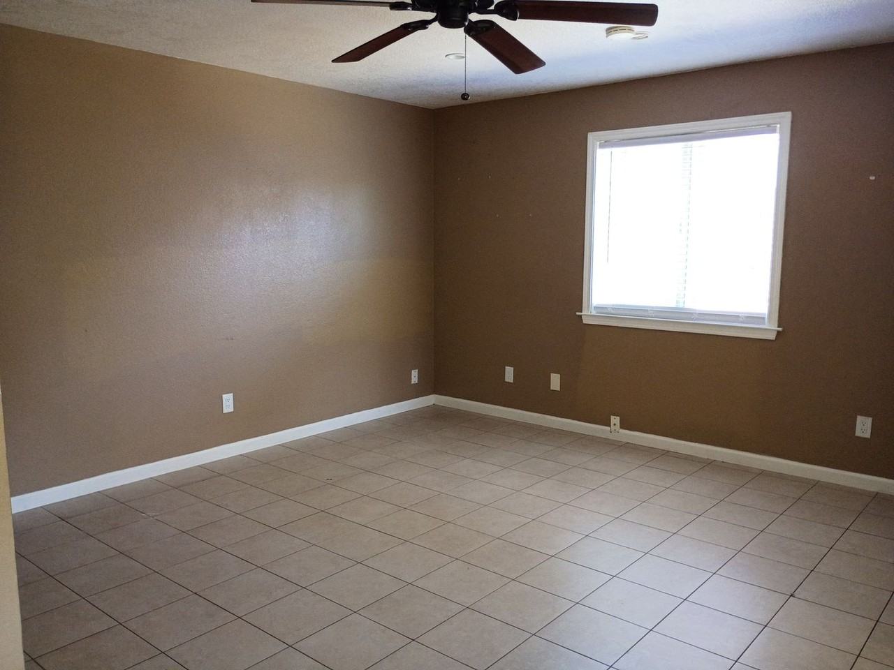 1432 Jackellen Ln - Photo 6 of 9