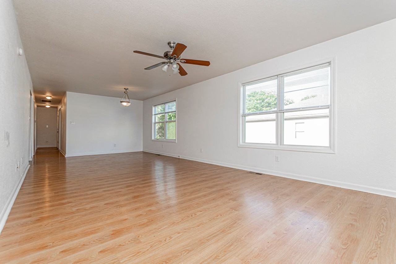 2323 Osprey Ct - Photo 4 of 24