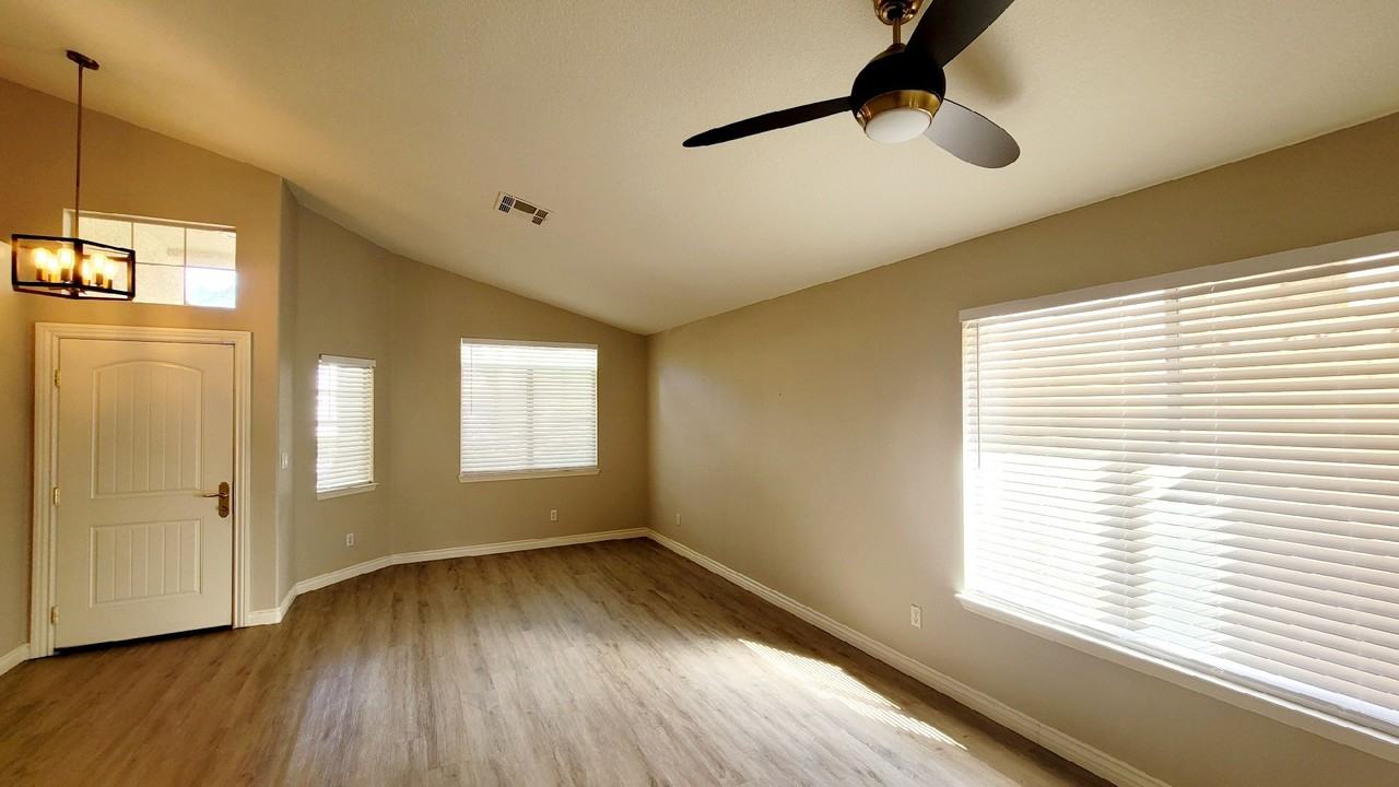 2417 Wild Ginger Ln - Photo 4 of 20