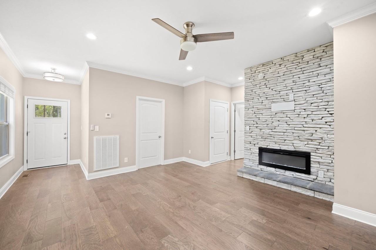 1282 Jostin Dr - Photo 6 of 37