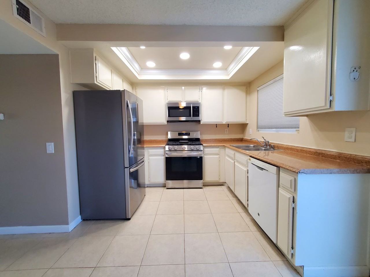 12420 Mount Vernon Ave #2B - Photo 7 of 21