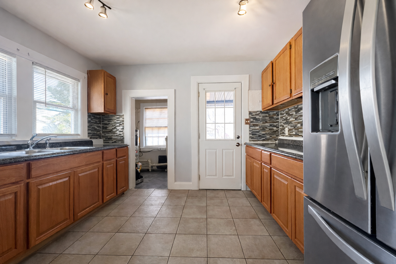 207 Main St - Photo 7 of 19