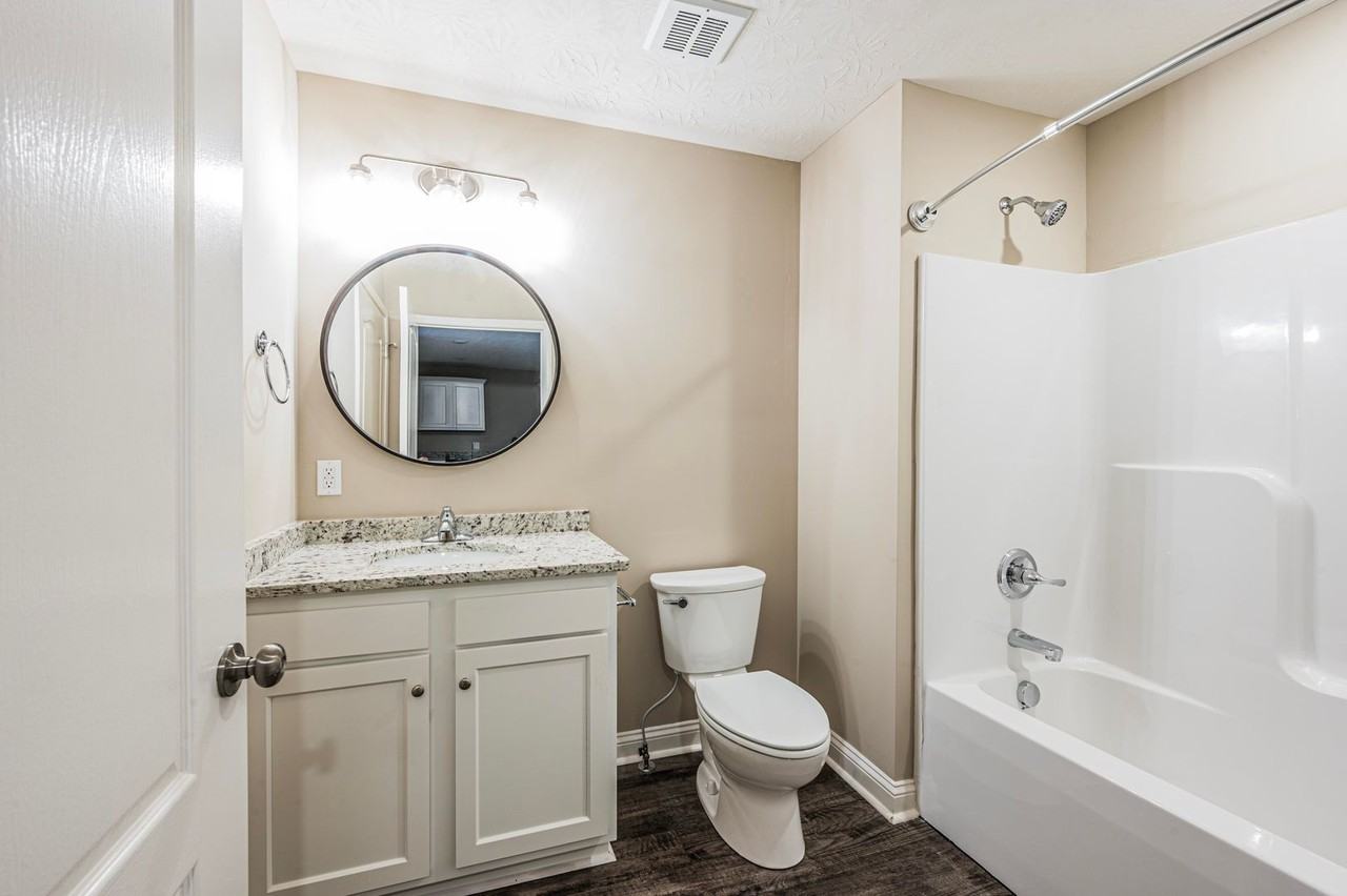 131 Audley Ct - Photo 3 of 5