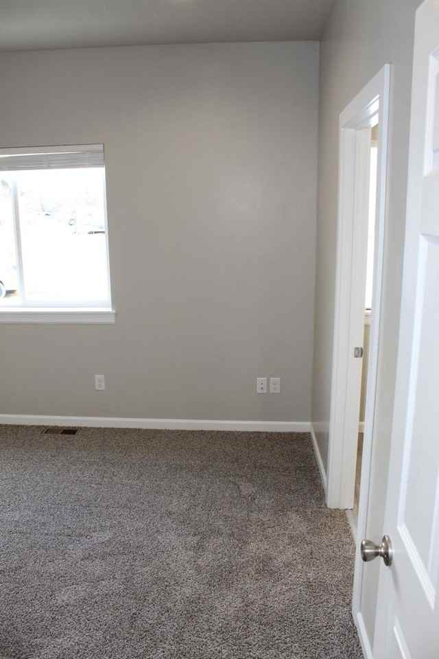 575 Baker St - Photo 2 of 50