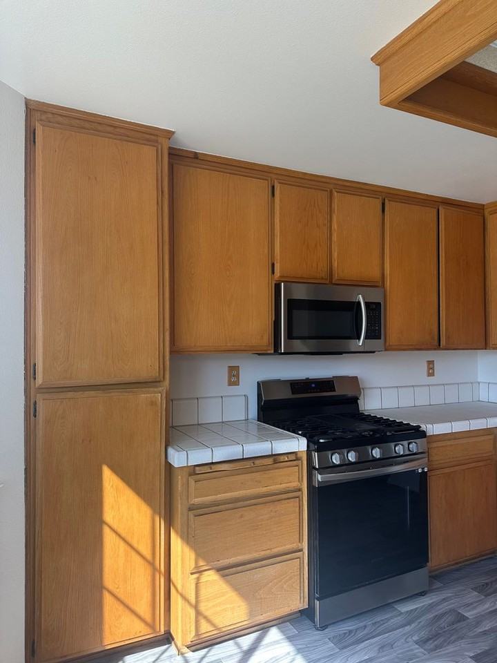 185 Riverbank Ln - Photo 2 of 13