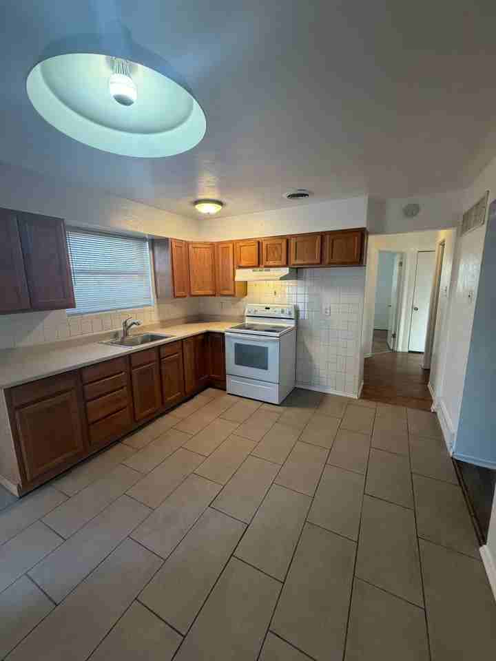 9065 Bobb Ave - Photo 6 of 13