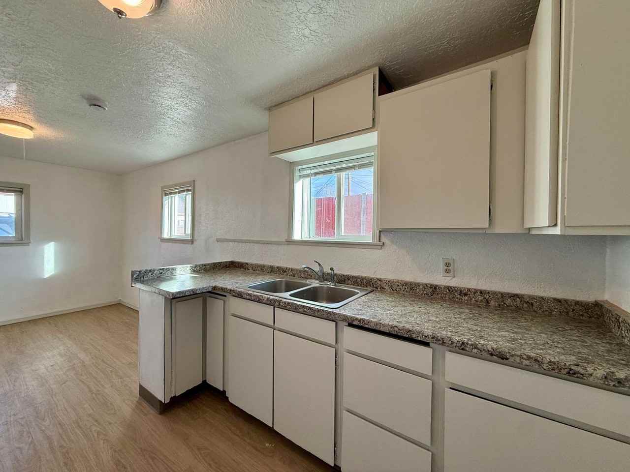 136 1/2 Sw 3rd St - Photo 3 of 14