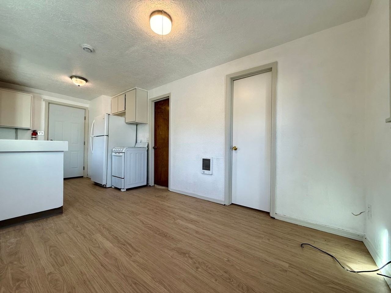 136 1/2 Sw 3rd St - Photo 6 of 14