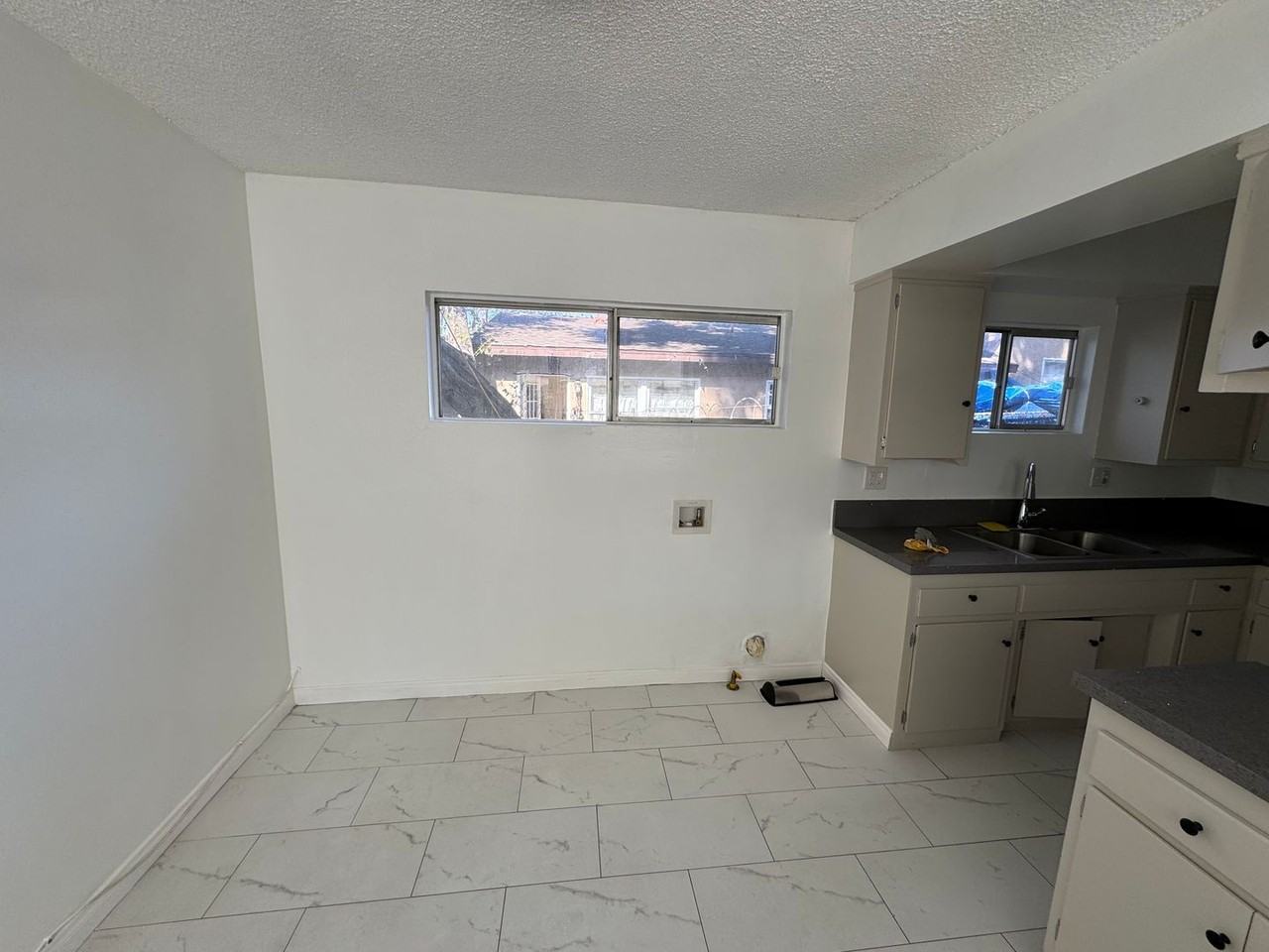 1422 El Sereno Ave - Photo 2 of 9