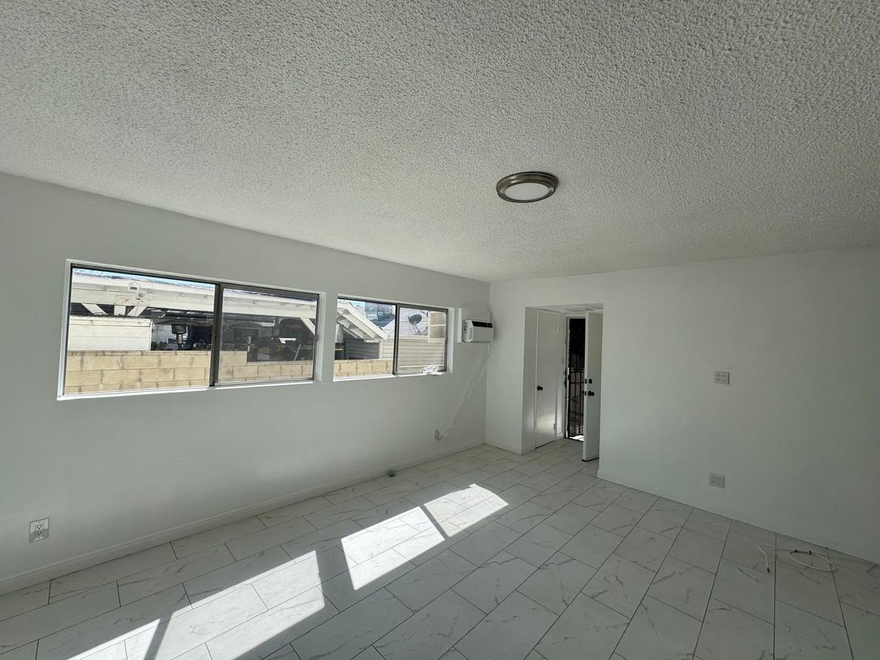 1422 El Sereno Ave - Photo 4 of 9