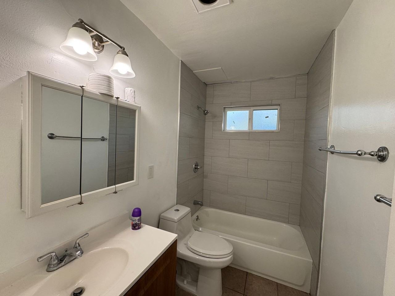 1422 El Sereno Ave - Photo 7 of 9