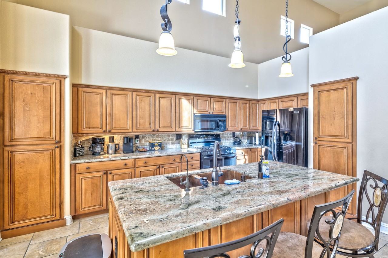 8971 Rolling Rock Dr - Photo 6 of 17