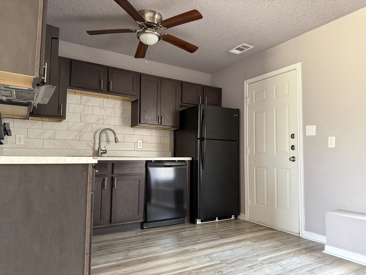 2825 Cedar Circle - Photo 4 of 20