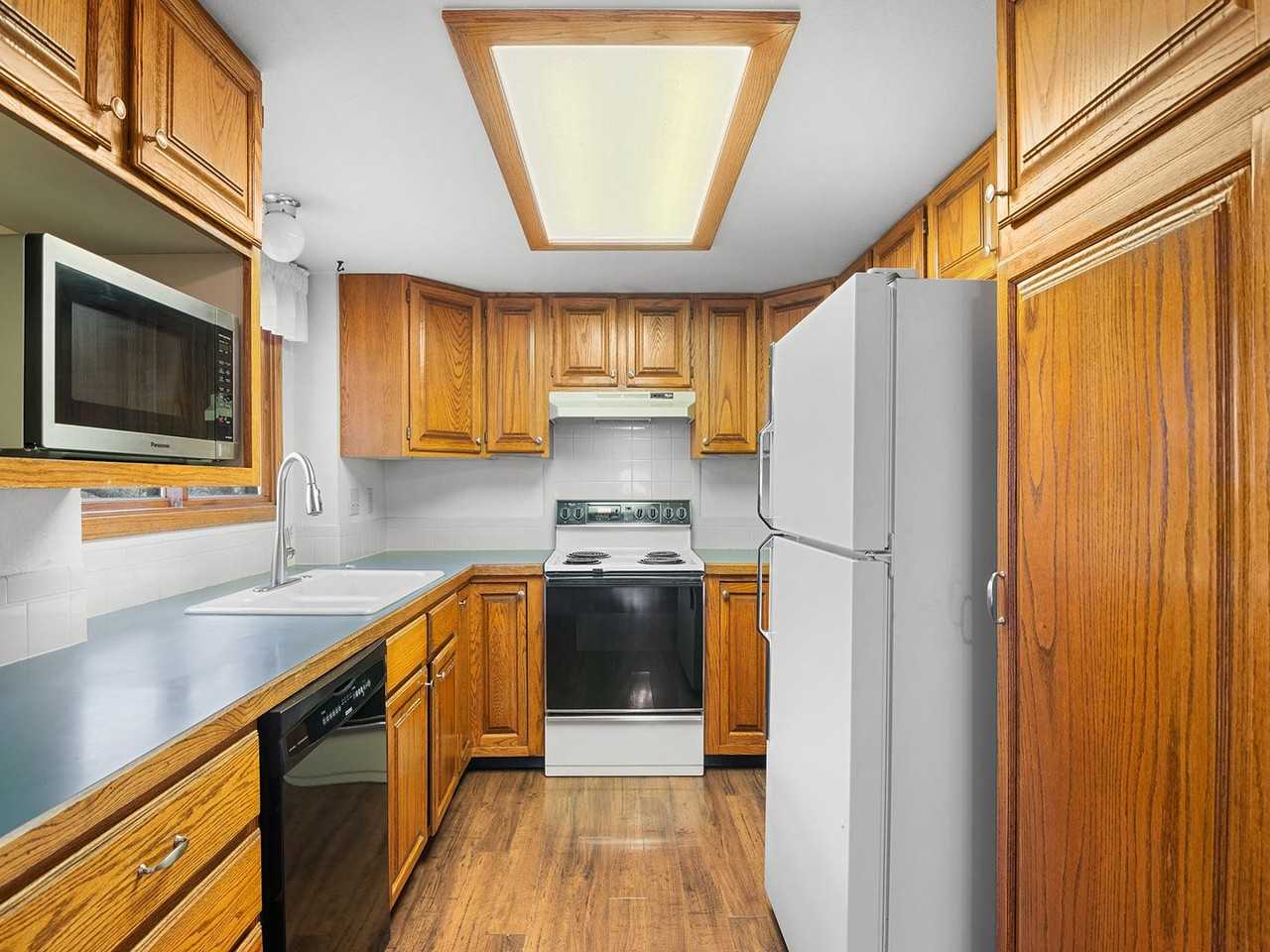 1356 Salem St - Photo 7 of 22