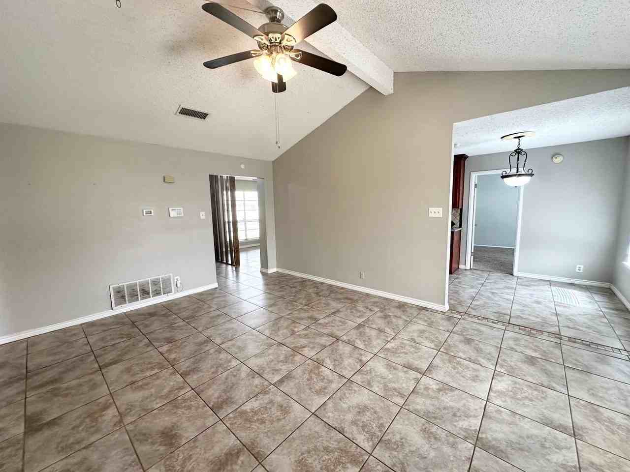 5123 Sunnyside Dr - Photo 3 of 10