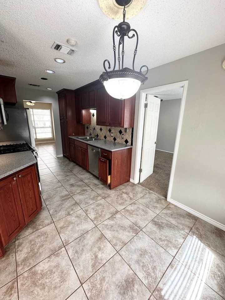 5123 Sunnyside Dr - Photo 7 of 10