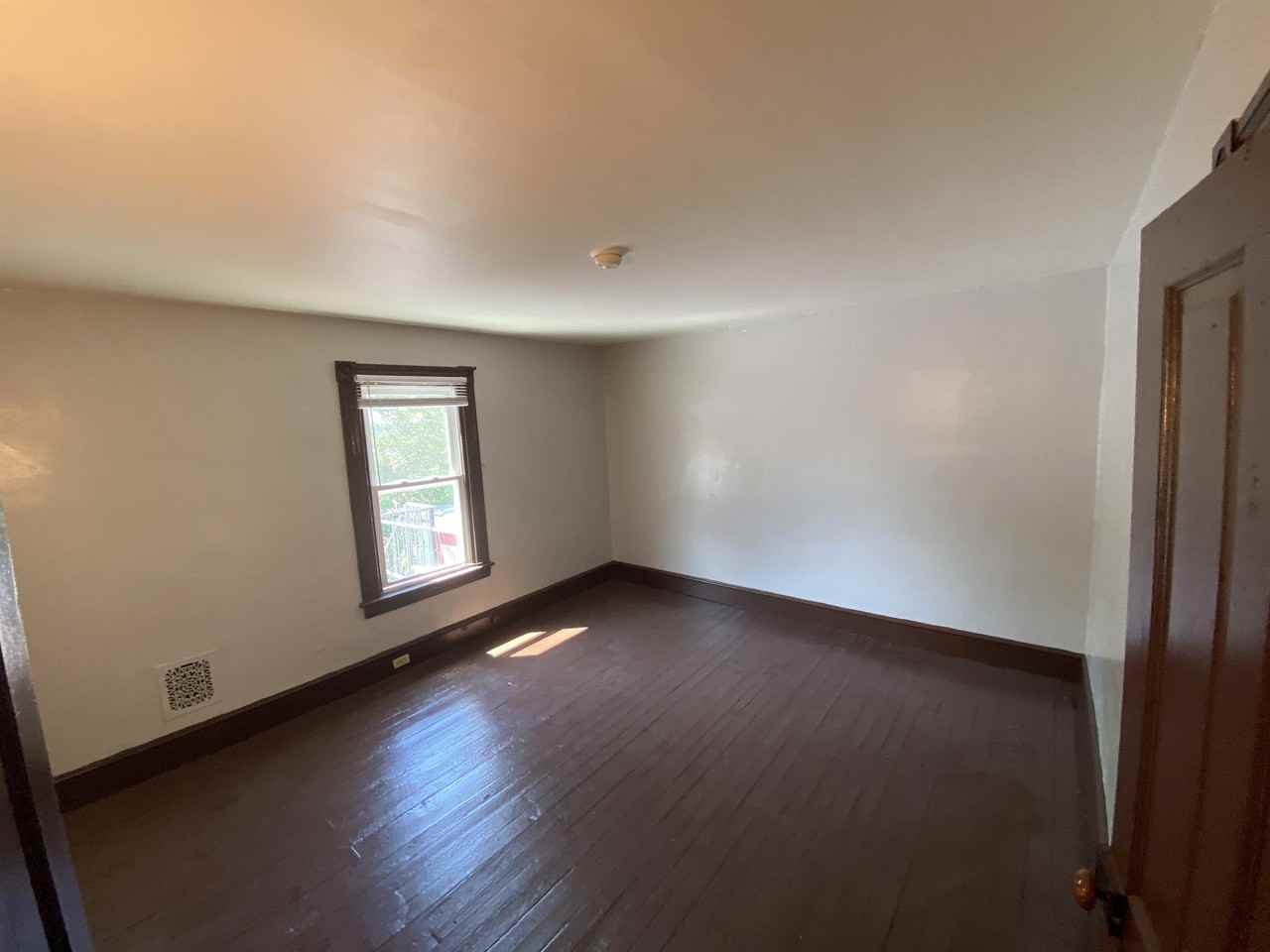 722 East King Street - Photo 3 of 10